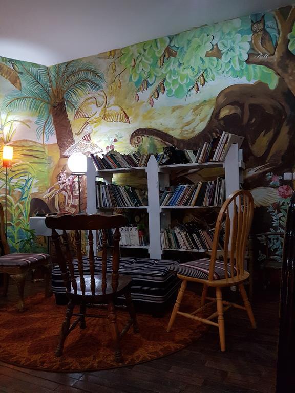 أبيدجان Bushman Cafe Hotel المظهر الخارجي الصورة
