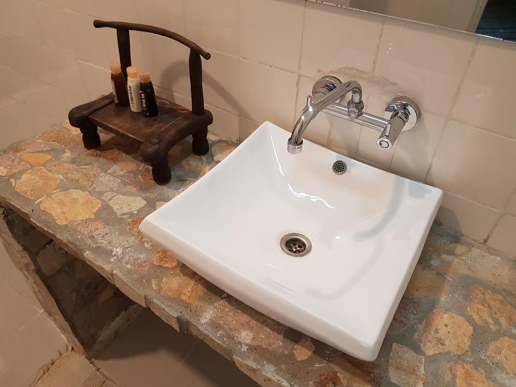 أبيدجان Bushman Cafe Hotel المظهر الخارجي الصورة
