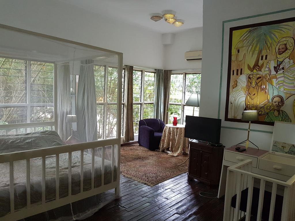 أبيدجان Bushman Cafe Hotel المظهر الخارجي الصورة